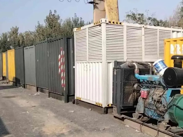 揭阳200KW柴油发电机机组每小时油耗是多少？